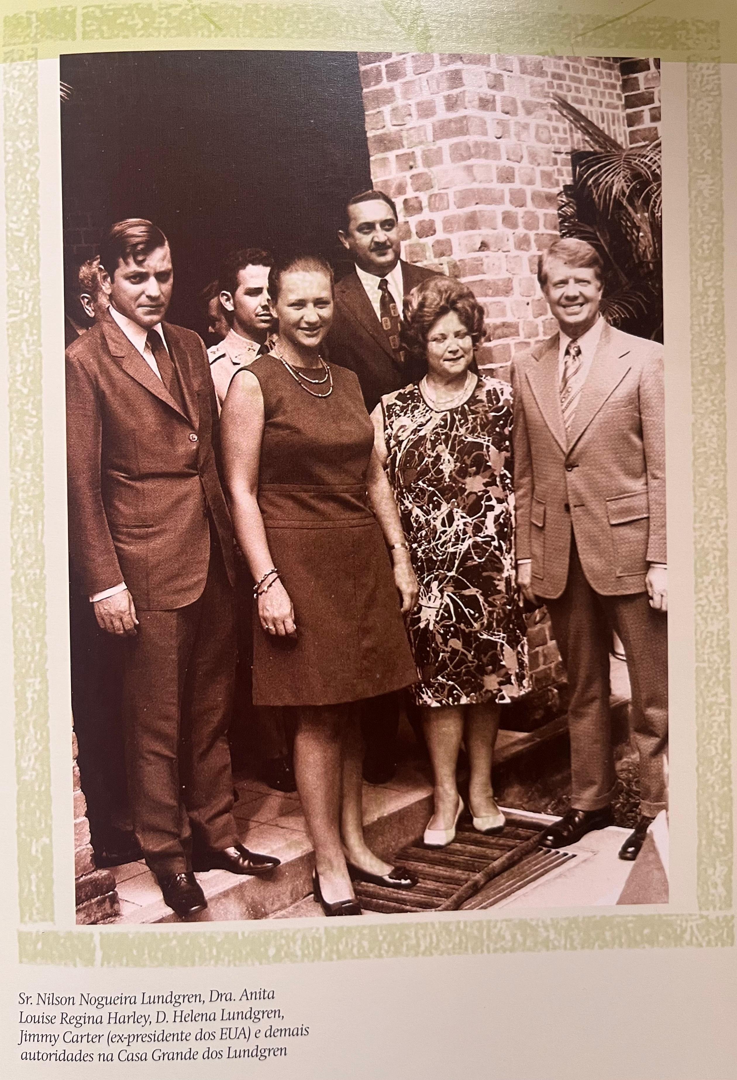 Anita e a mãe, Helena, ao centro da foto, ao lado do ex-presidente dos EUA, Jimmy Carter