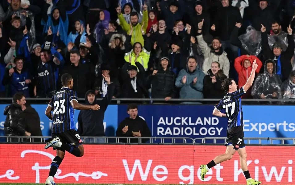 Auckland and Adelaide draw in semi-final first leg
