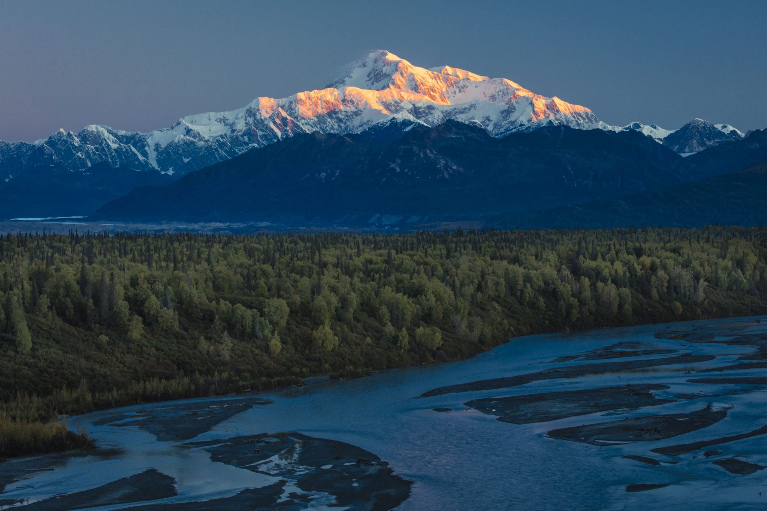 Alaskan town sees its last sunset for 84 days as the 'midnight sun ...
