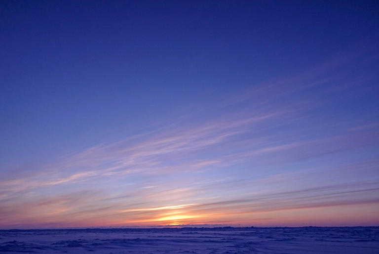Alaskan town sees its last sunset for 84 days as the 'midnight sun ...