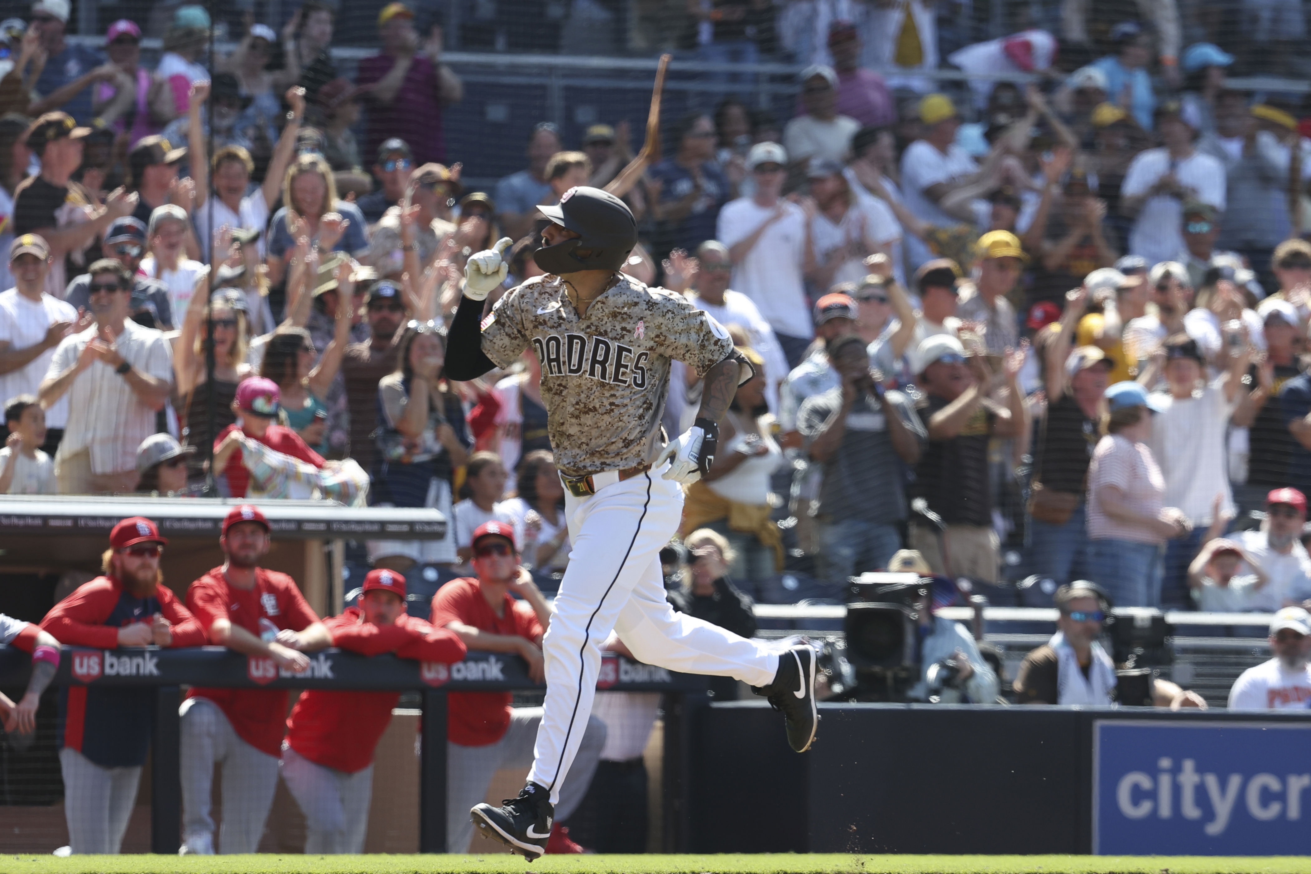 Just in the nick of time! Castellanos jump-starts Padres 10th inning win over Cardinals