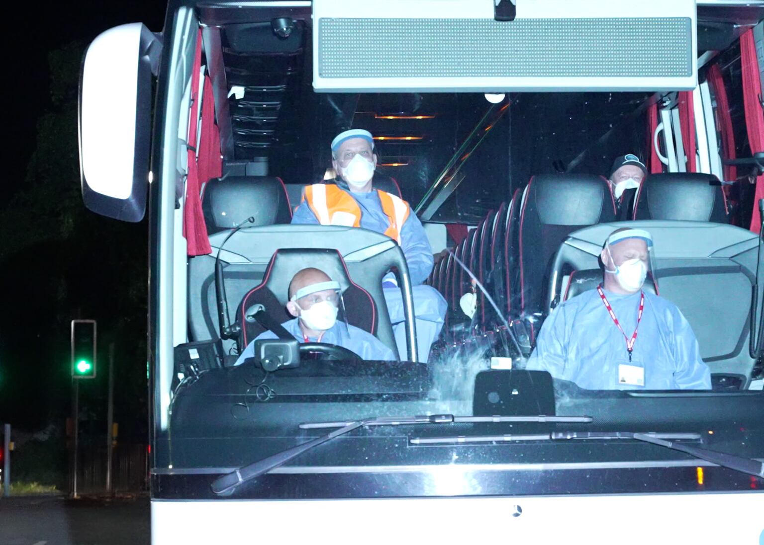Passengers from hantavirus-hit cruise ship arrive at UK isolation facility
