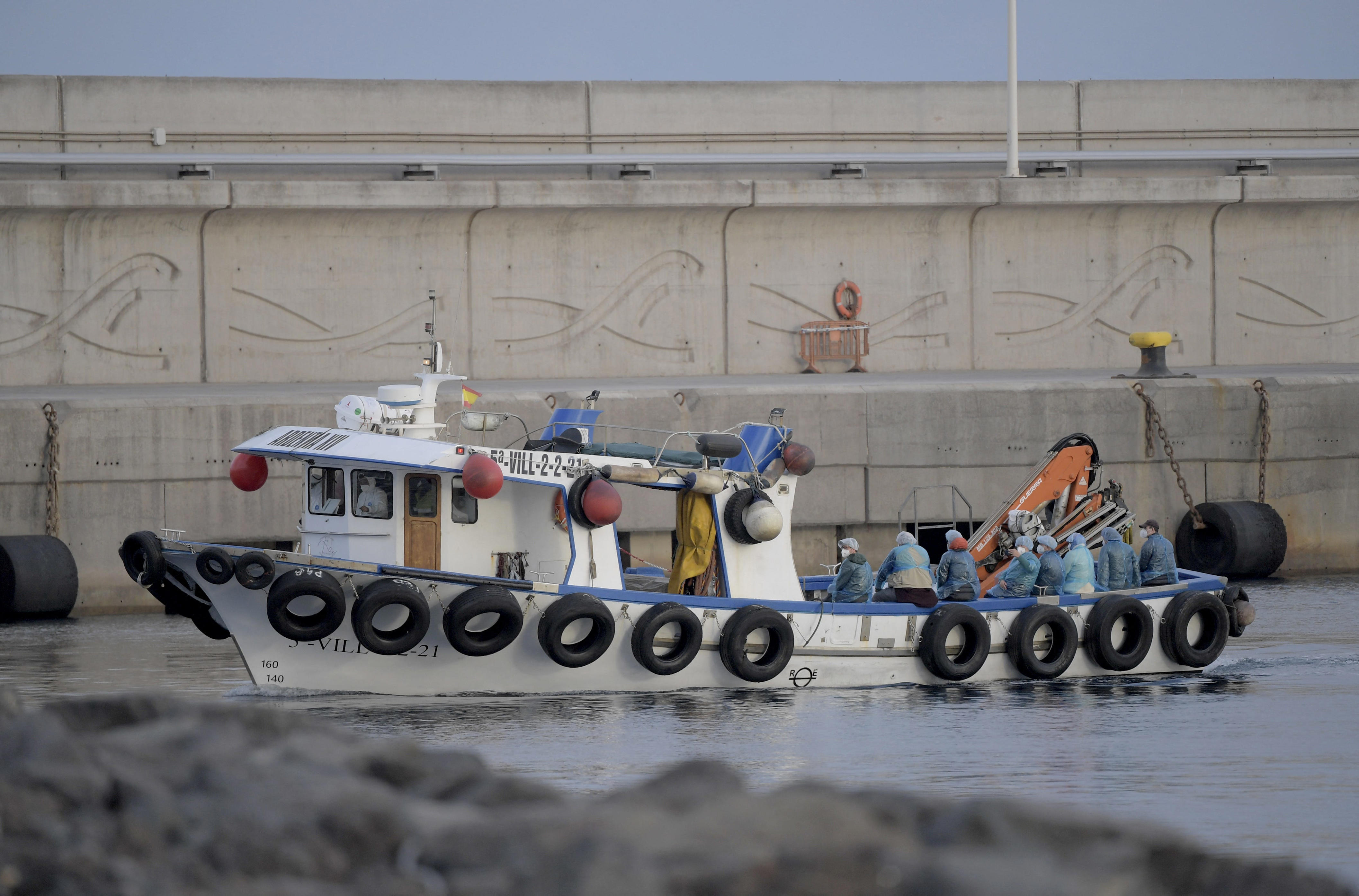 US passengers depart the stricken MV Hondius to quarantine in Nebraska
