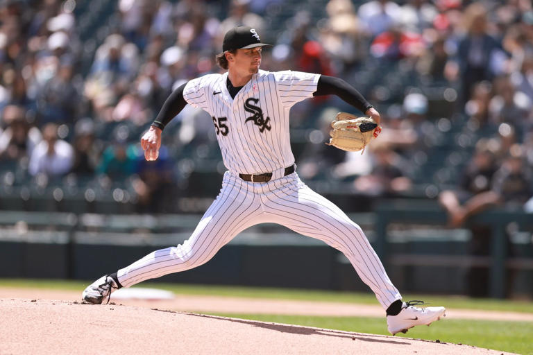 Grichuk homers in the 8th in White Sox 2-1 win over Mariners