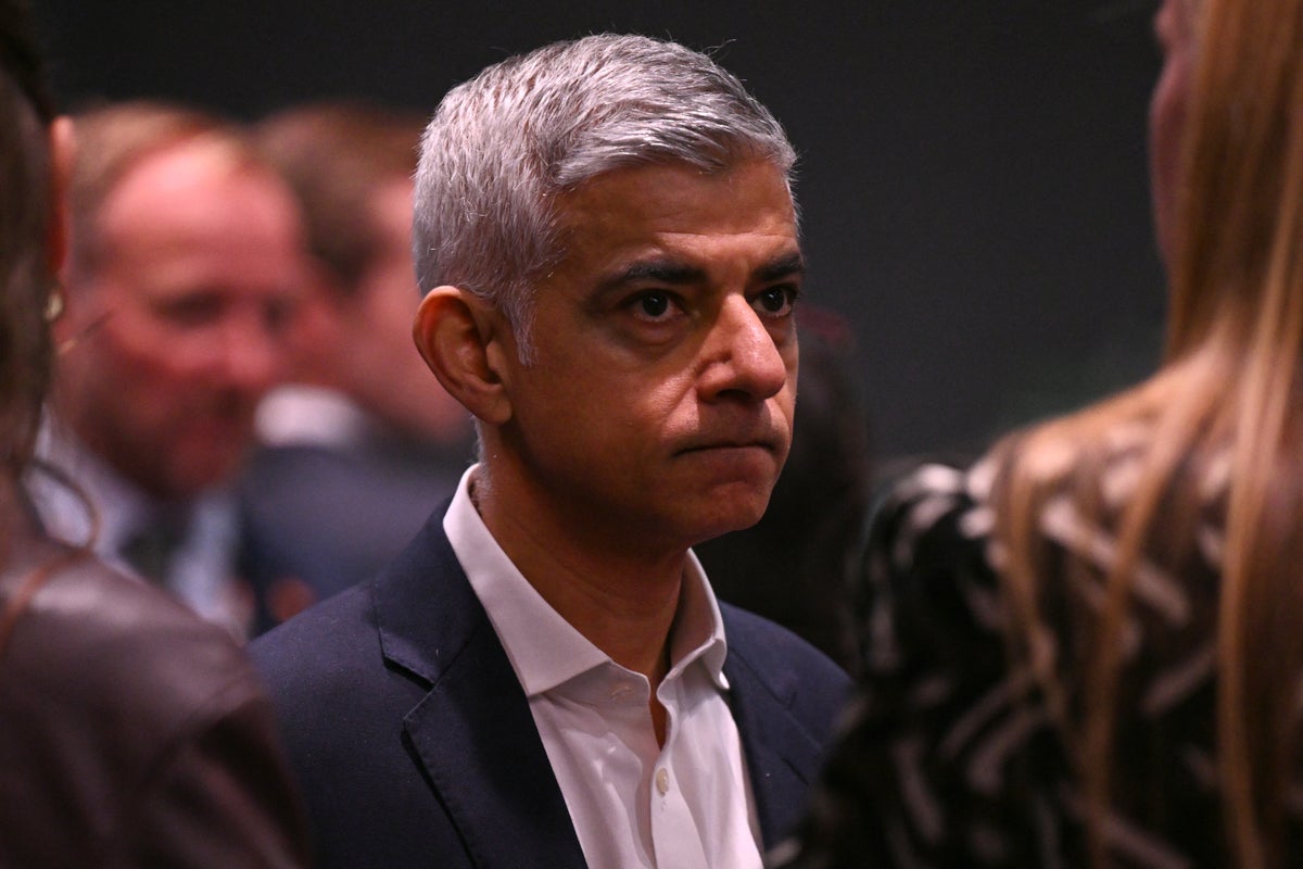 Sadiq Khan accuses Trump of having 'absurd obsession' with him