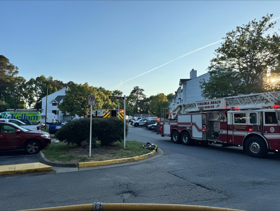 Four adults and four cats displaced in Virginia Beach apartment fire