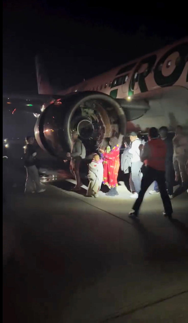 Shocking audio captures Frontier Airlines pilots reacting to plane ...