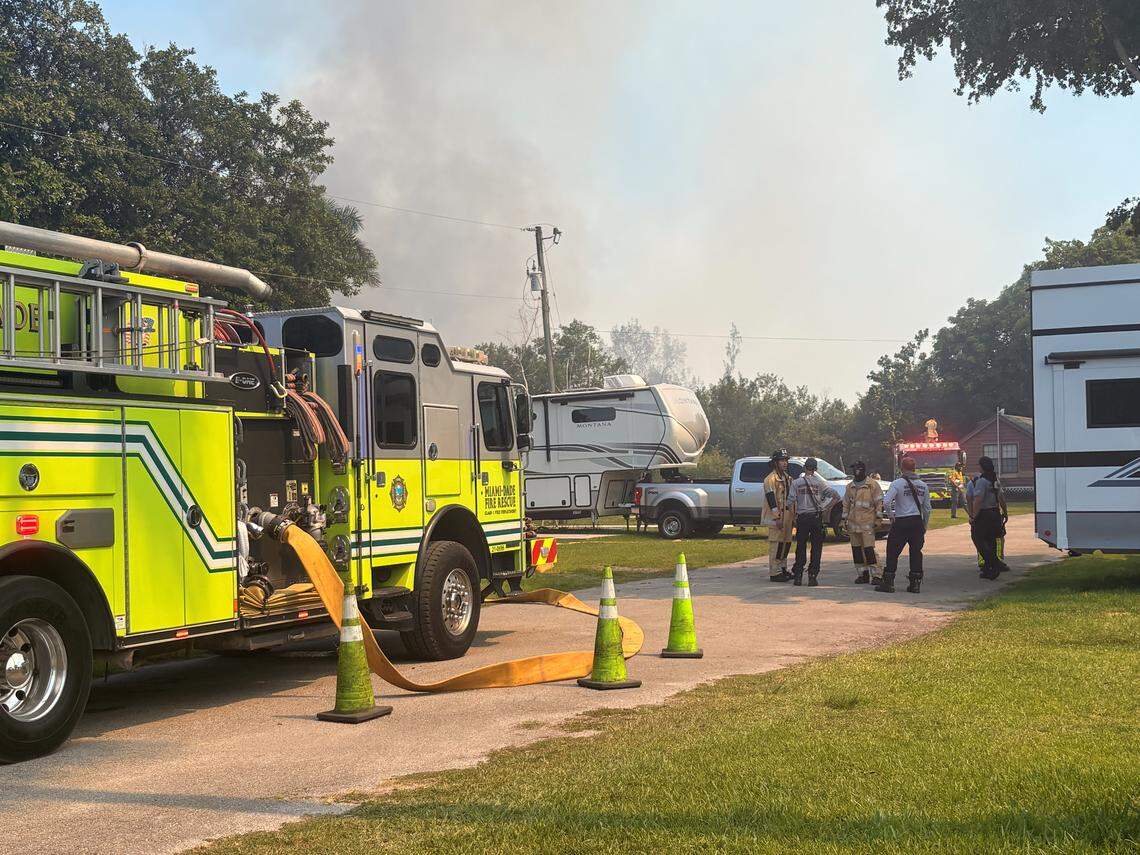 Florida City brush fire fills air with smoke and ash, causes traffic delays