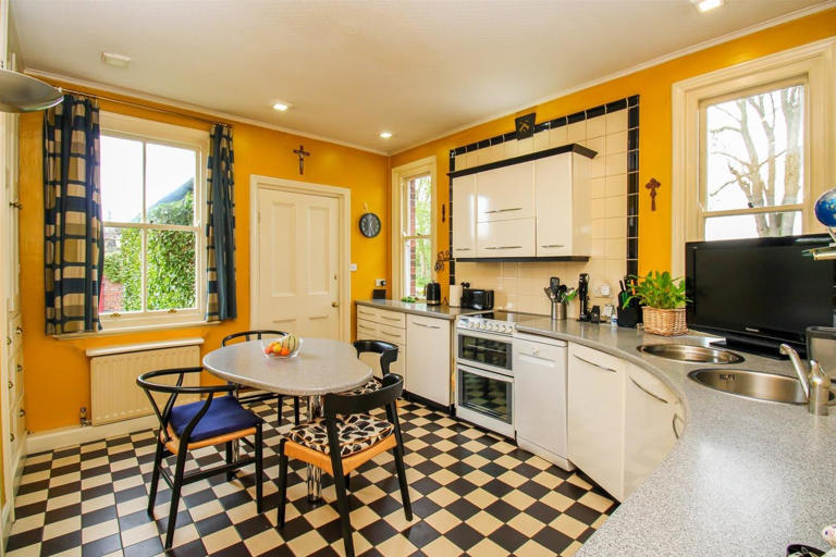 Inside a £655,000 Pontefract home with expansive gardens and ...