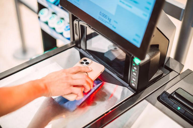 Warning 'you won't get money or refund' as shops set to close