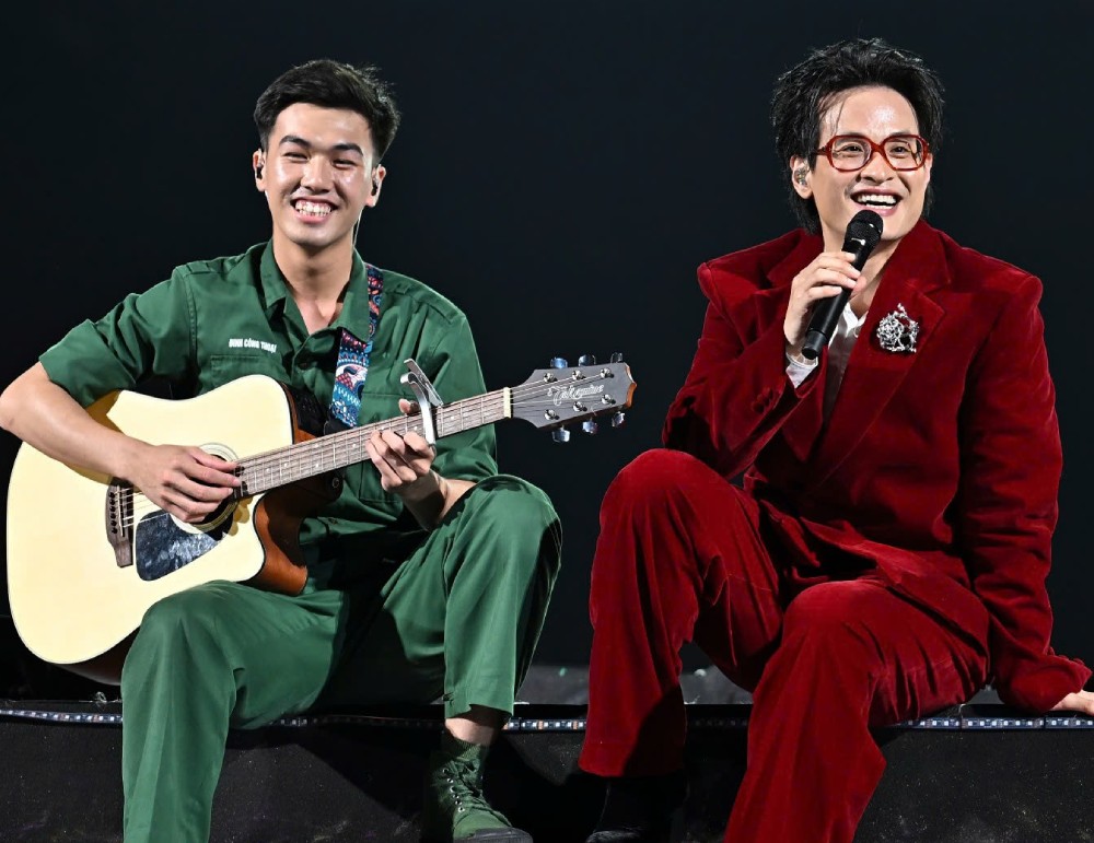 Hà Anh Tuấn mang sân khấu đầy cảm xúc đến concert Sao Nhập Ngũ