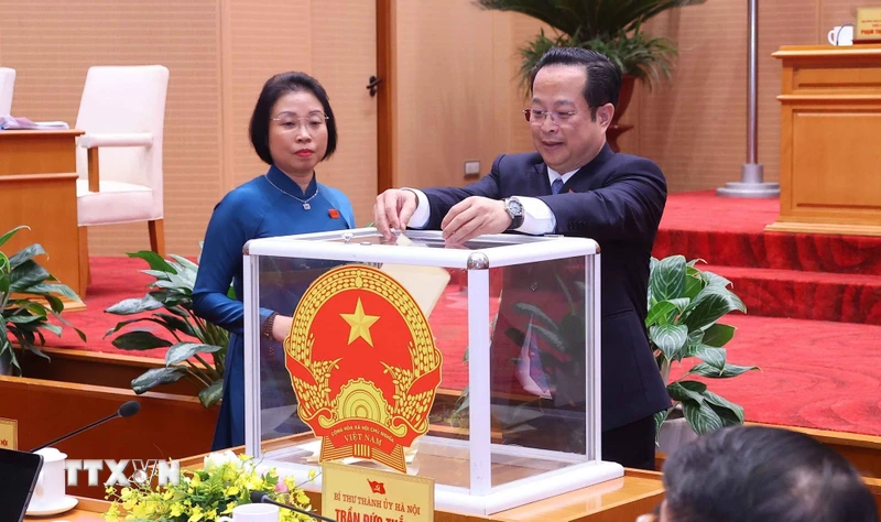 Hà Nội bầu bổ sung 2 Phó Chủ tịch Ủy ban Nhân dân thành phố