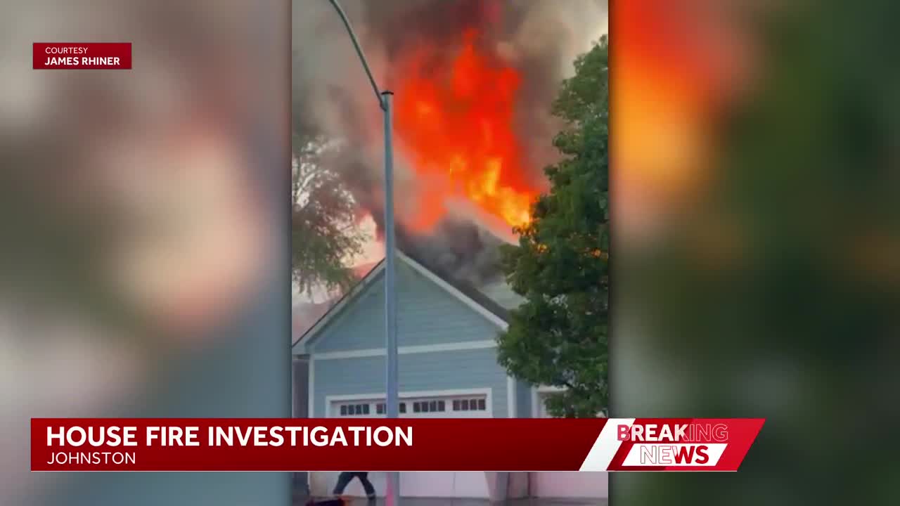 Flames and smoke engulf Johnston home in evening fire