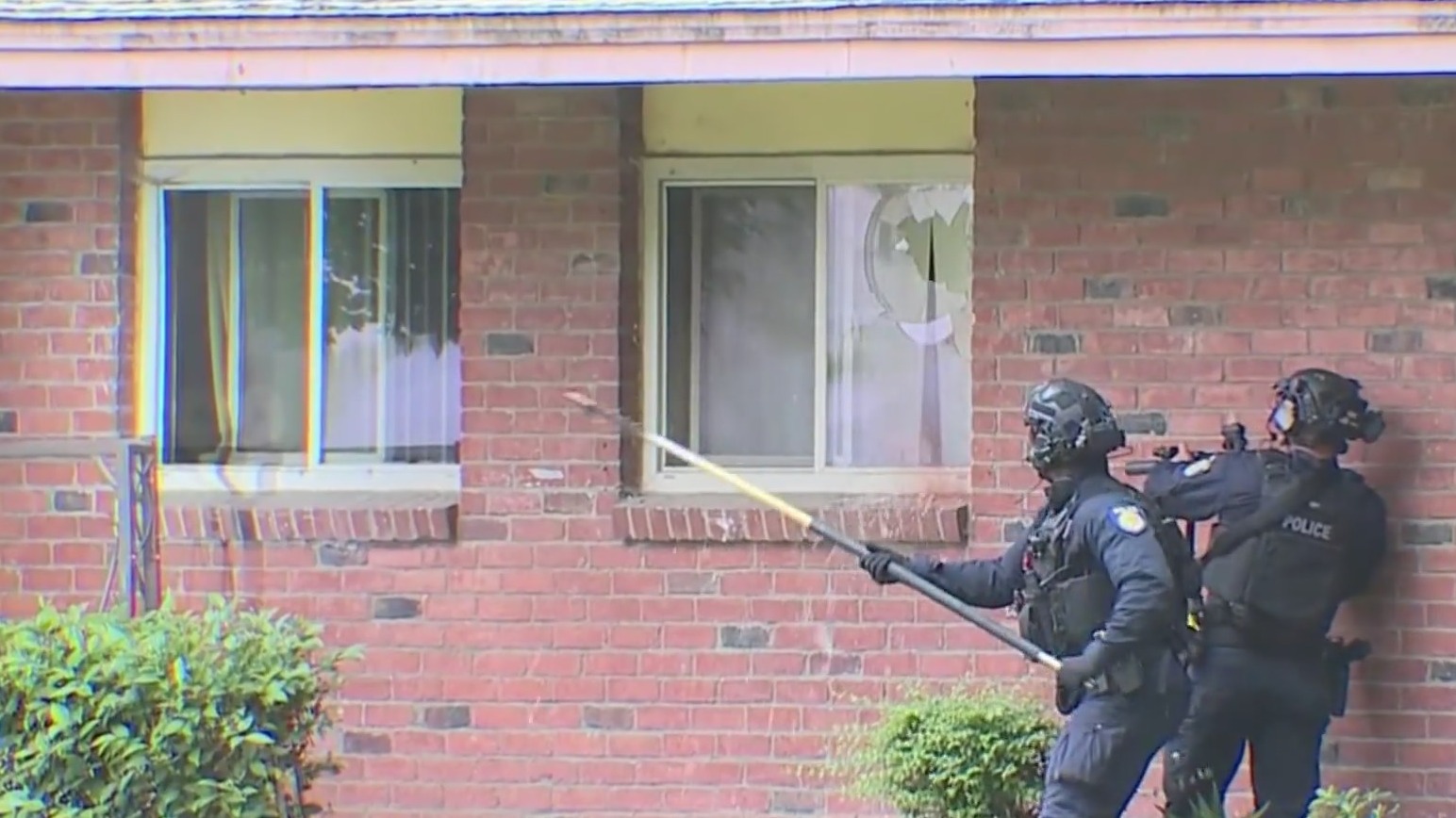 Suspect detained after hours-long barricade in Sacramento home, police say