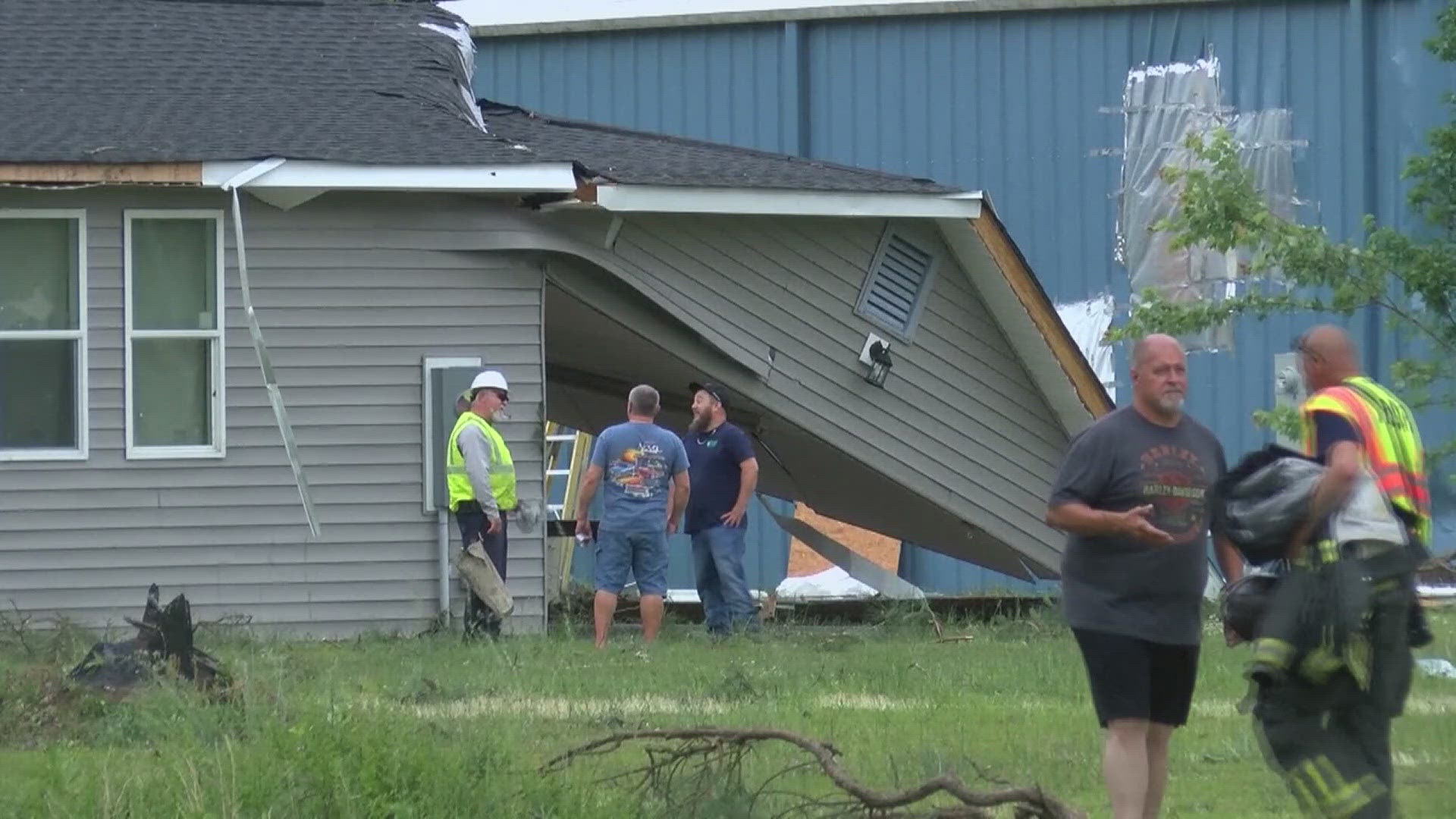 Emergency crews respond after tornado damages homes in North Carolina