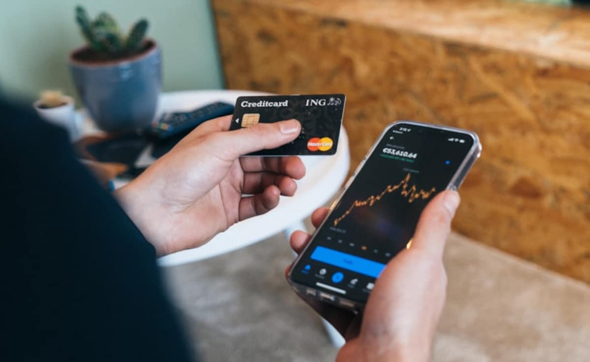 Syria reintroduces Visa, Mastercard after 15 years amid push to ...