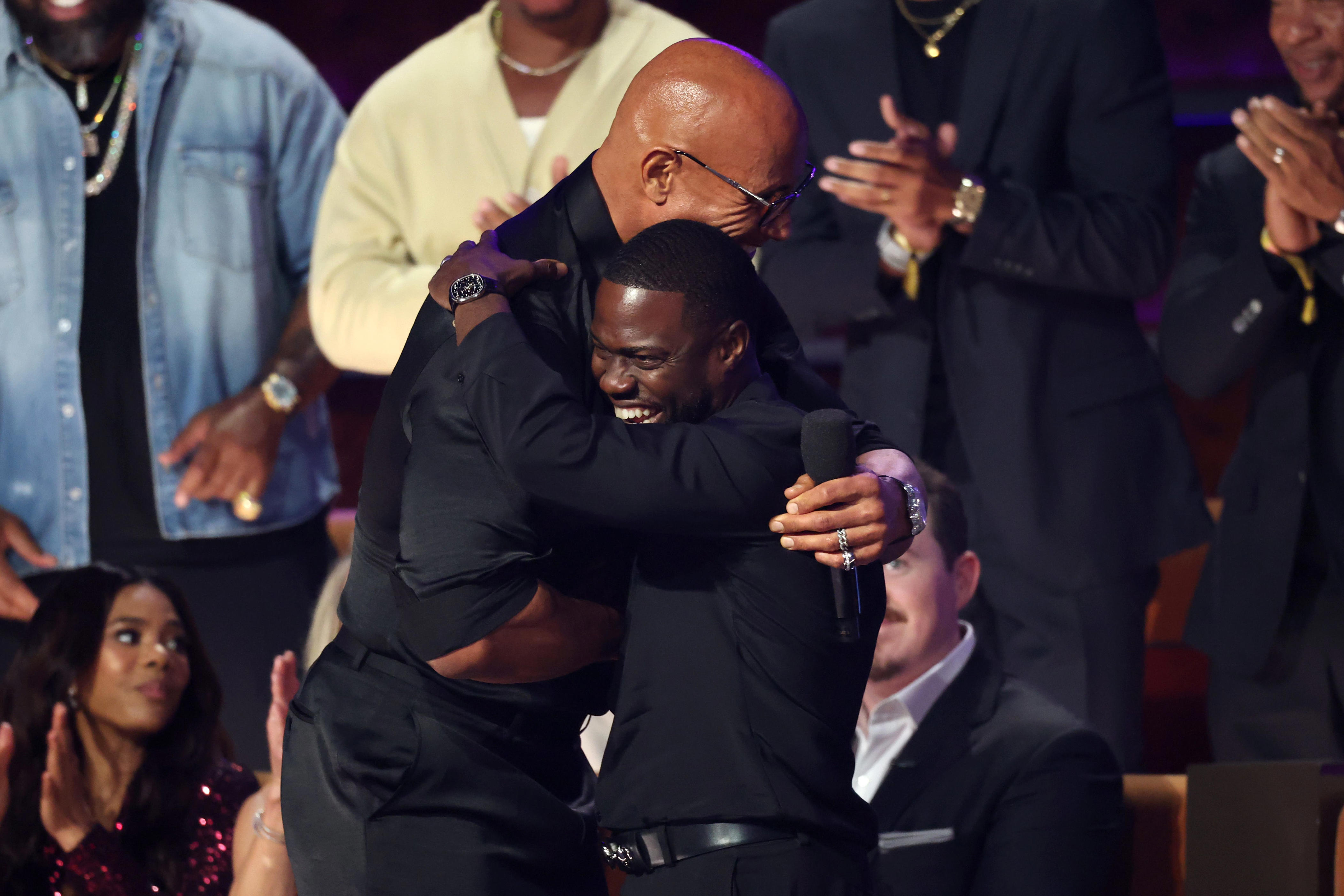 Chelsea Handler, The Rock lead Hart burns at roast of Kevin Hart