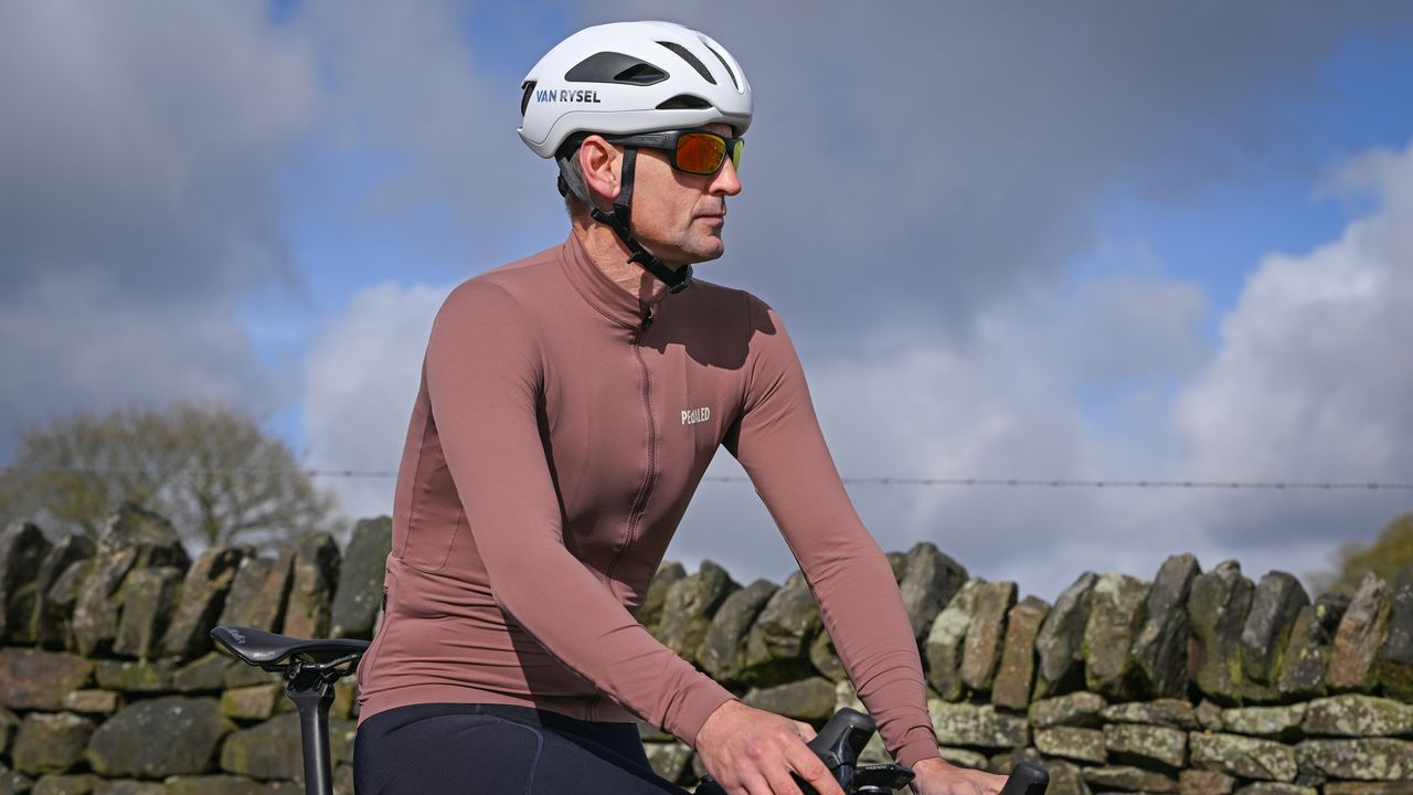 Pedaled Element long sleeve jersey review: a minimalist alternative for ...