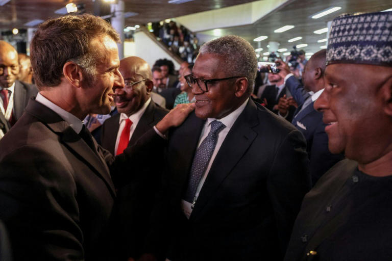 Macron : L'Afrique a besoin d'investissements, pas d'aide, dit Macron à Nairobi. Au Kenya, il y avait du costaud, les Aliko Dangote. Pas les vendeurs Bamilékés Camerounais, alias friperies de France, de Belgique et d'Allemagne.