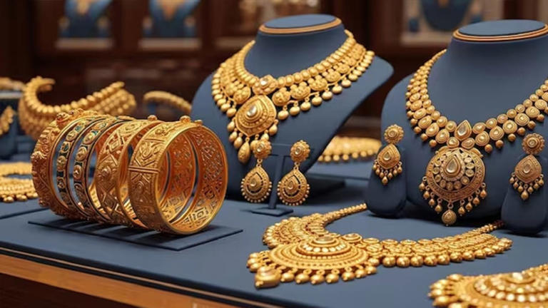 India gold ban: బంగారం కొనుగోళ్లపై ప్రభుత్వం పూర్తి నిషేధం విధిస్తుందా ...