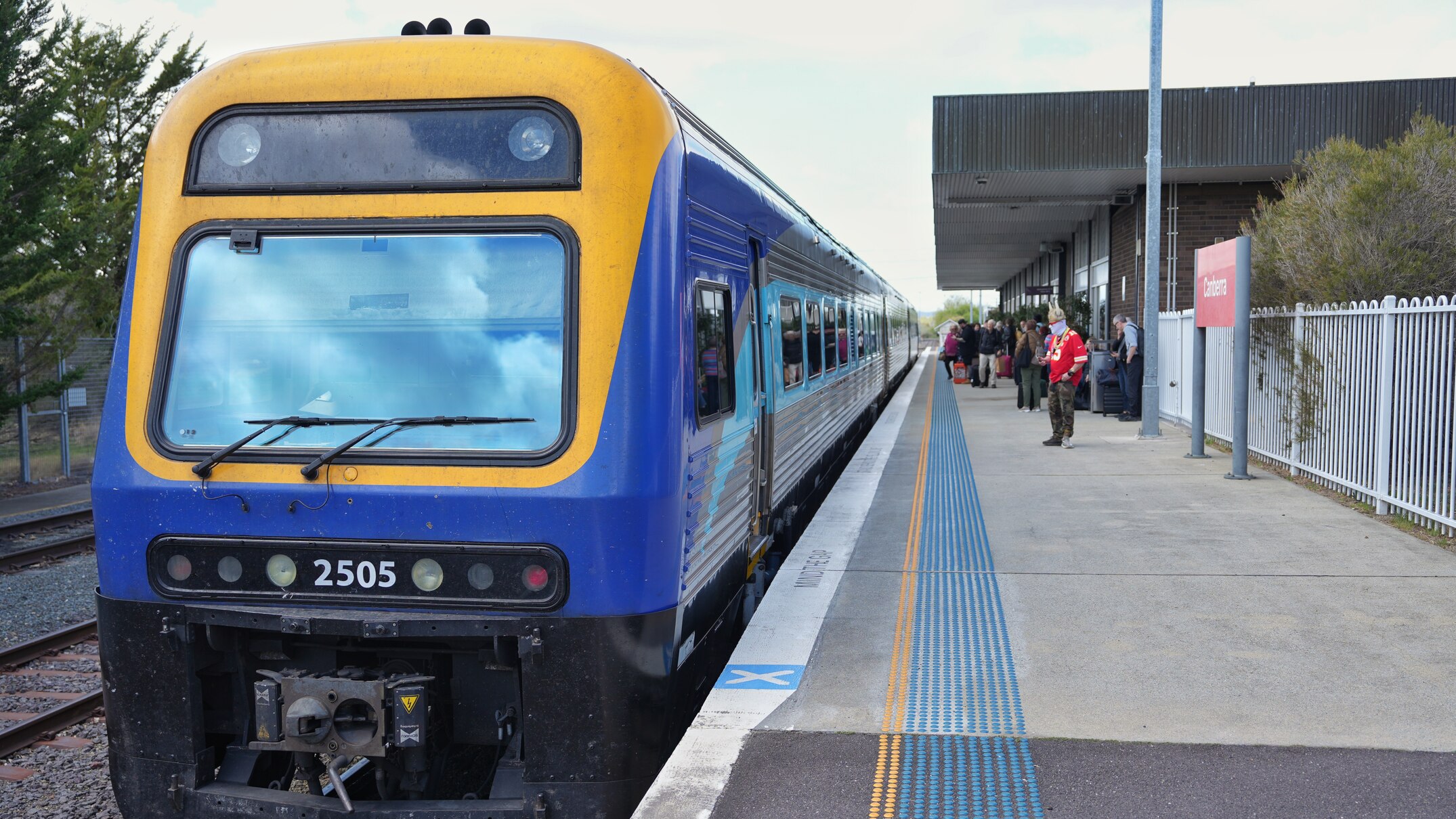 Canberra to Sydney rail link gets $100 million upgrade to improve train ...
