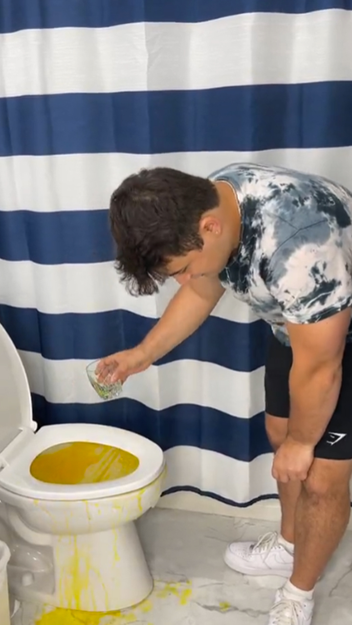 this-prank-on-a-toilet-backfired-and-turned-into-total-chaos