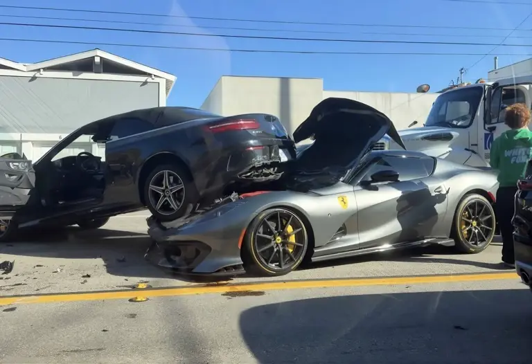 Cos’è un incidente da 2,5 milioni di euro? Quando una Ferrari diventa ...