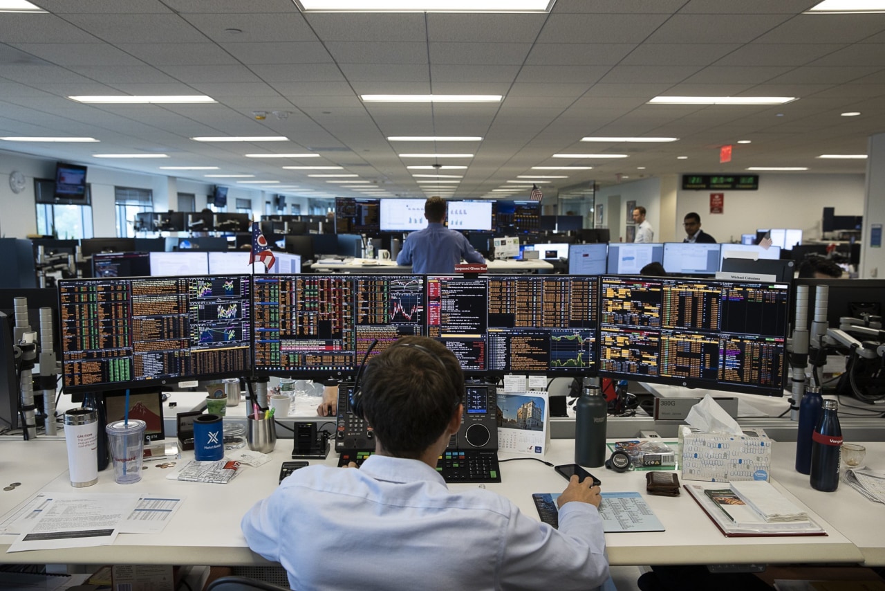 New Vanguard hire highlights bond-picking push