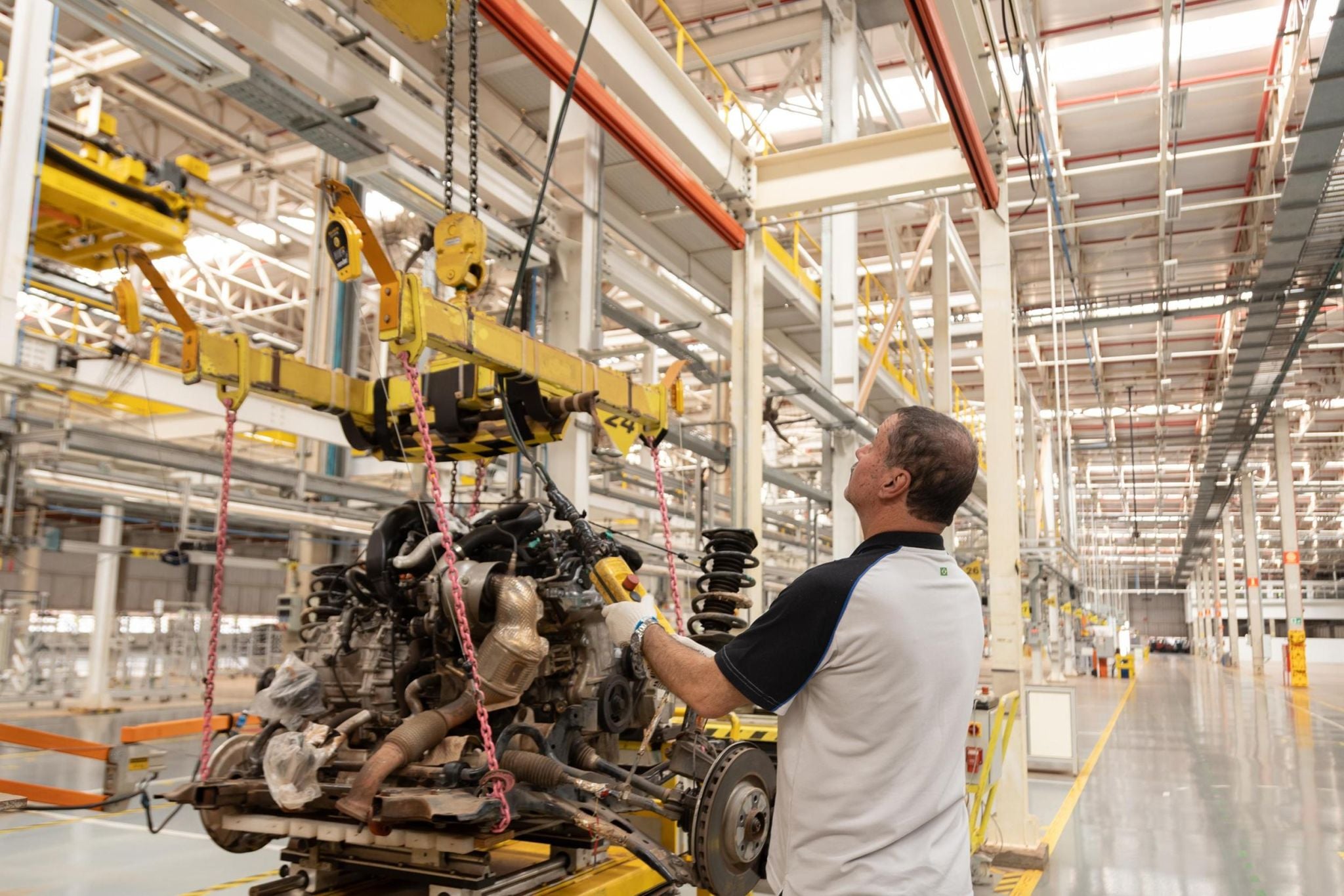 Los fabricantes de automóviles quieren contratar, pero hay una falta de ...