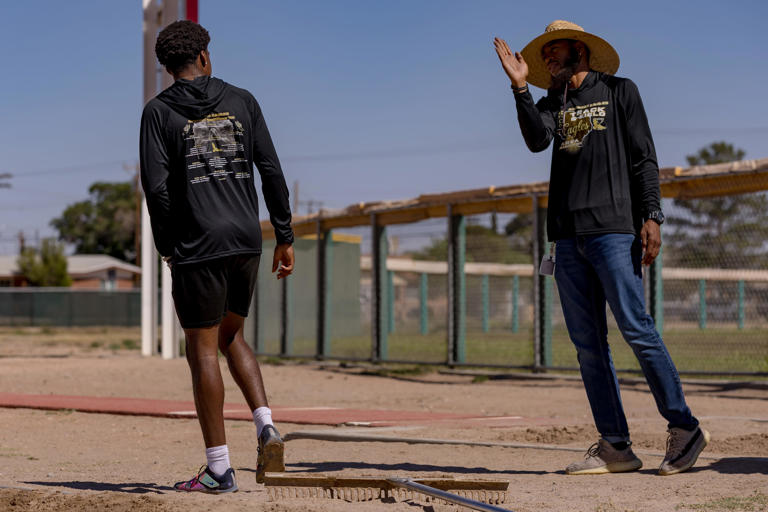 Jordan Owens overcomes adversity to charge to state for Andress track