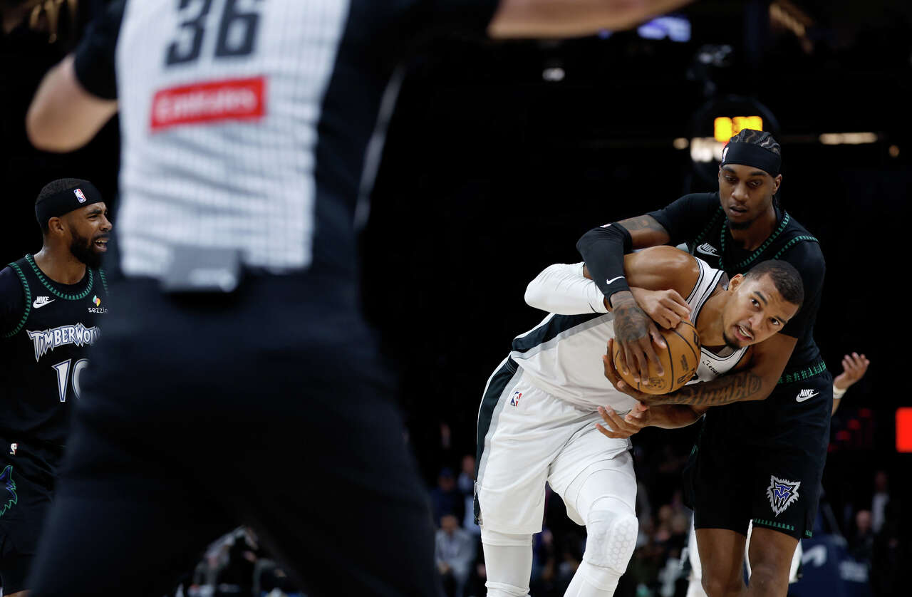How ejected Victor Wembanyama watched Spurs fall short, prove a point