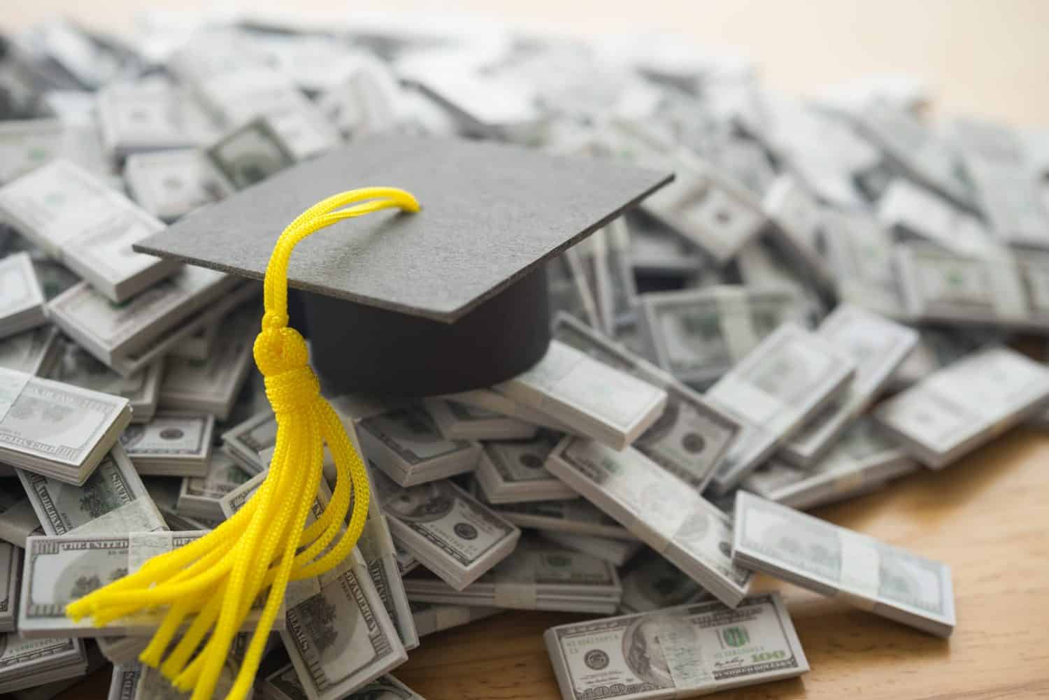 How extending college over 4 years costs a ton of money