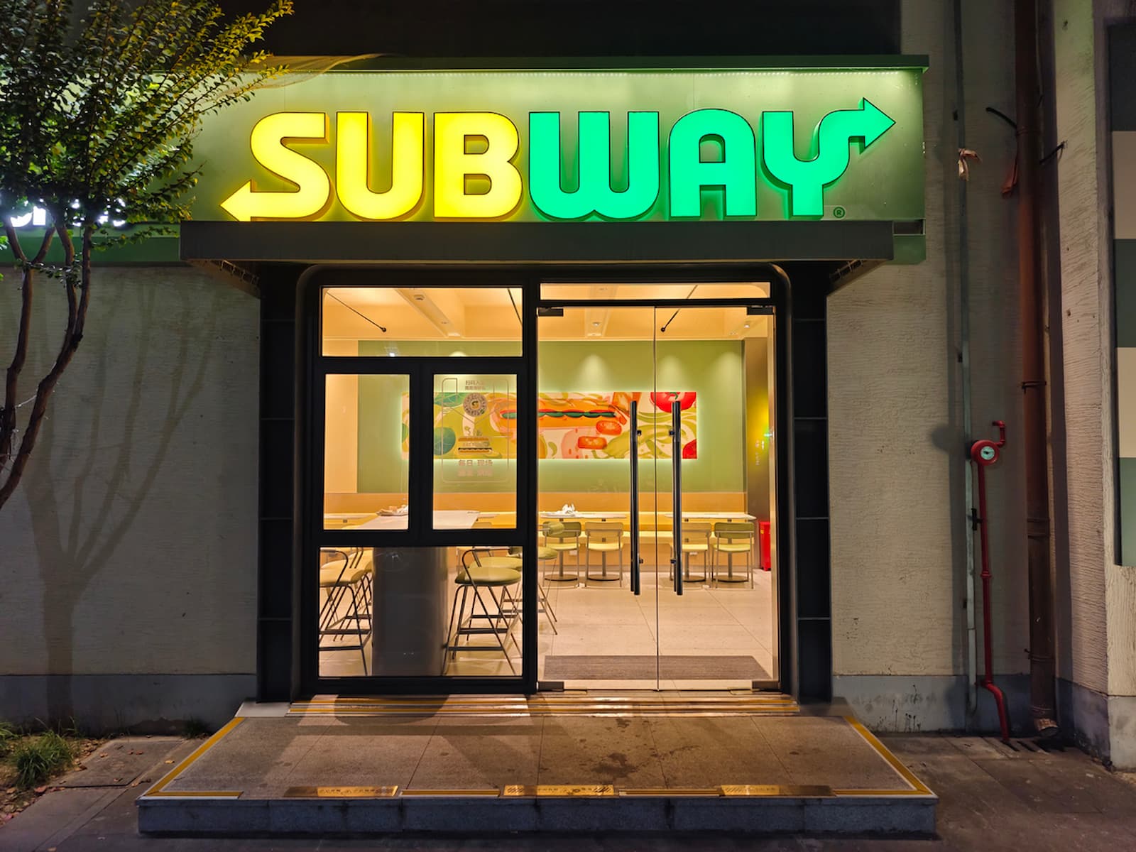 Subway closed more than 700 stores in 2025