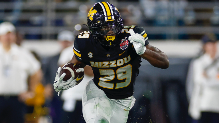Missouri star RB Ahmad Hardy shot at concert in Mississippi, in stable ...