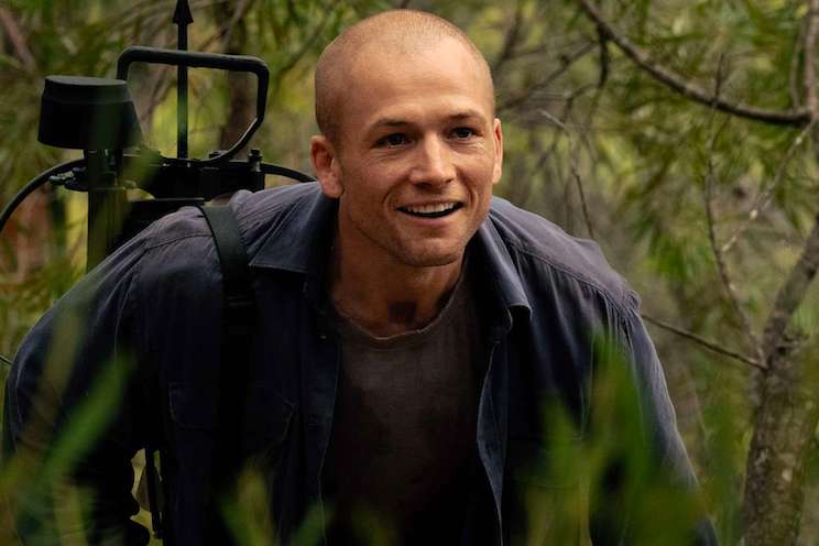 Film crime Kockroach, da scarafaggio a uomo con Taron Egerton e Chris ...