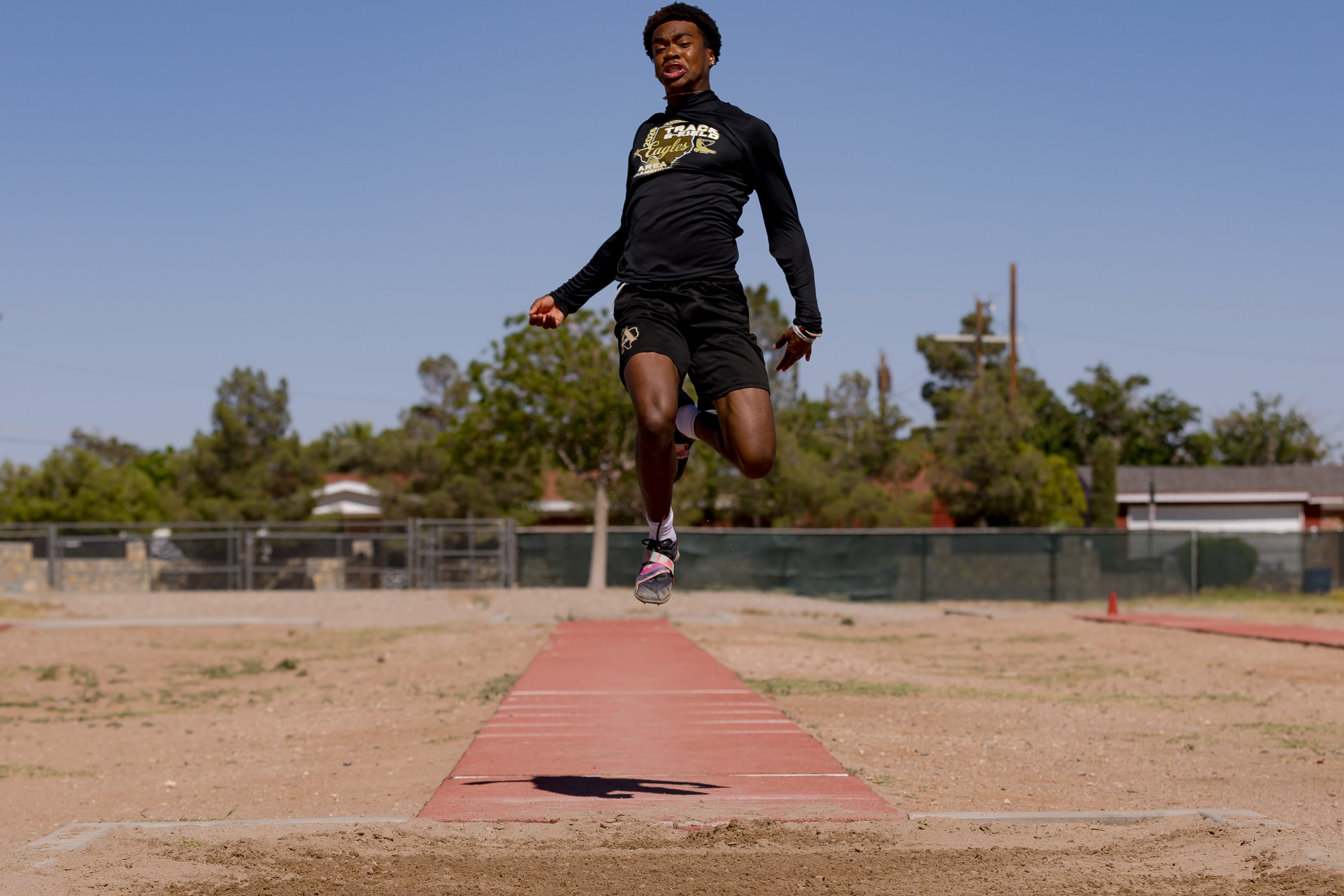 Jordan Owens overcomes adversity to charge to state for Andress track