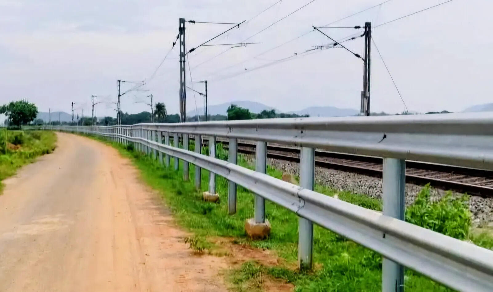 ECOR installs 600-km of fences along railway tracks
