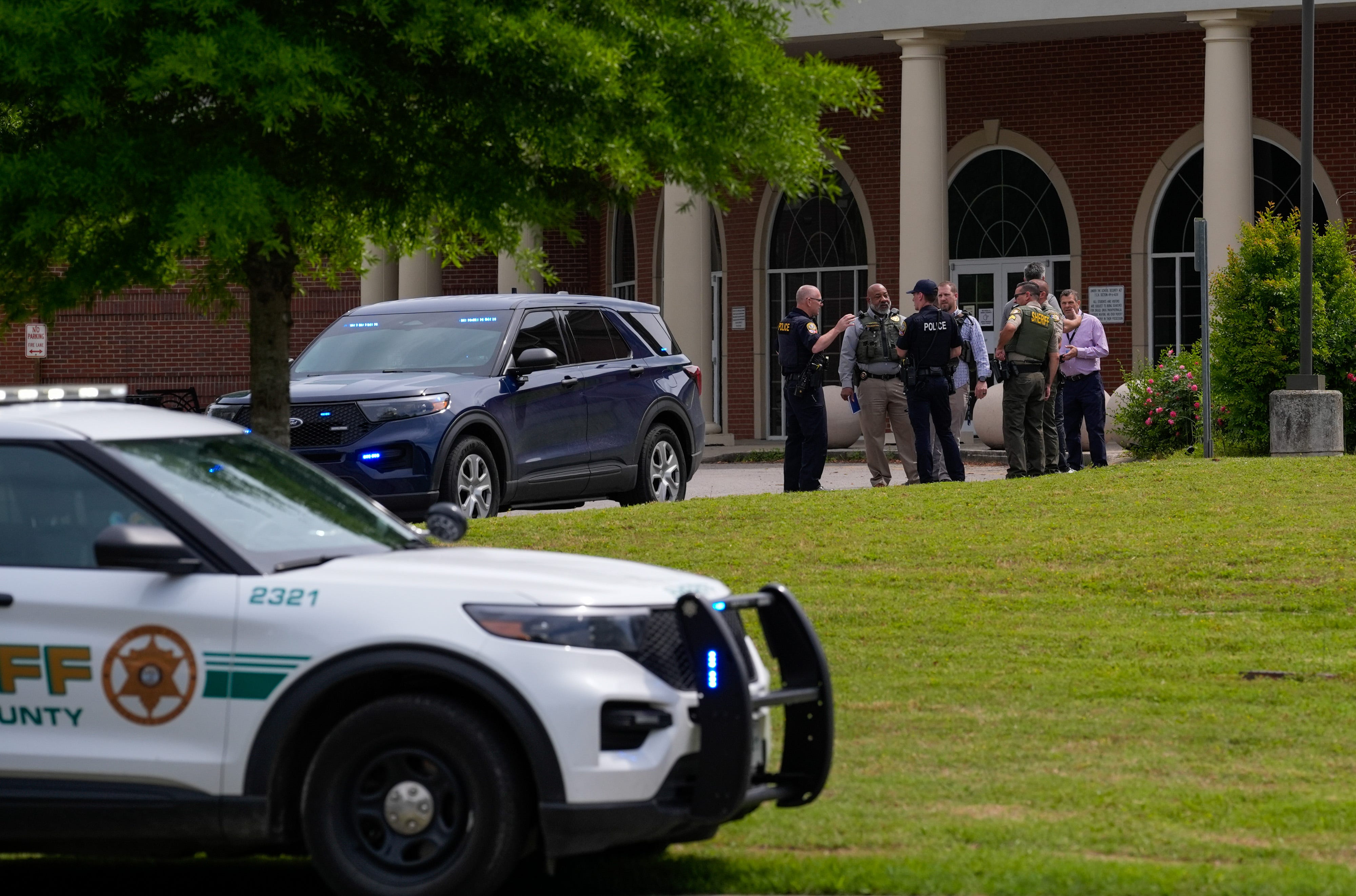 Multiple TN schools on lockdown after bomb threats. Franklin High ...