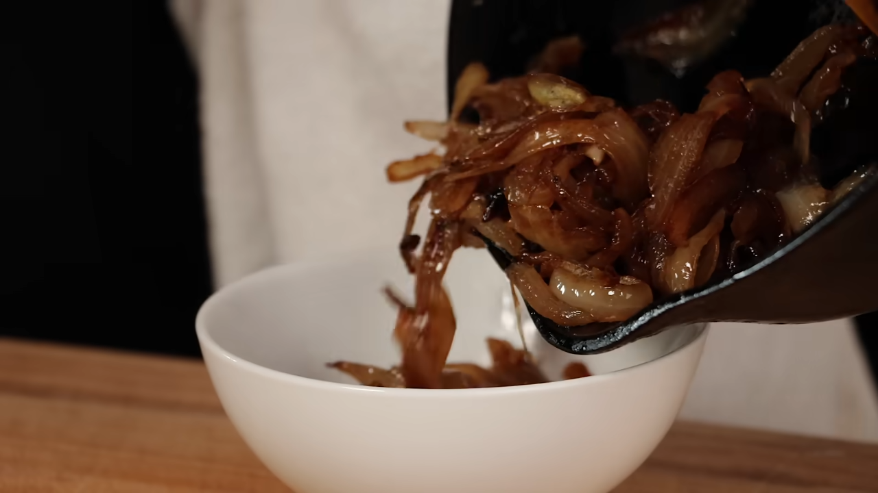 How boiling onions changes their flavor compared with other cooking methods