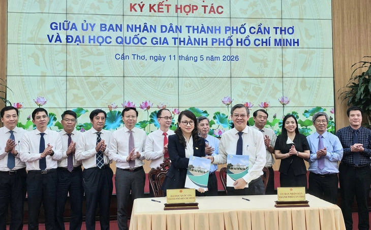 Đại học Quốc gia TP.HCM ký kết hợp tác với thành phố Cần Thơ