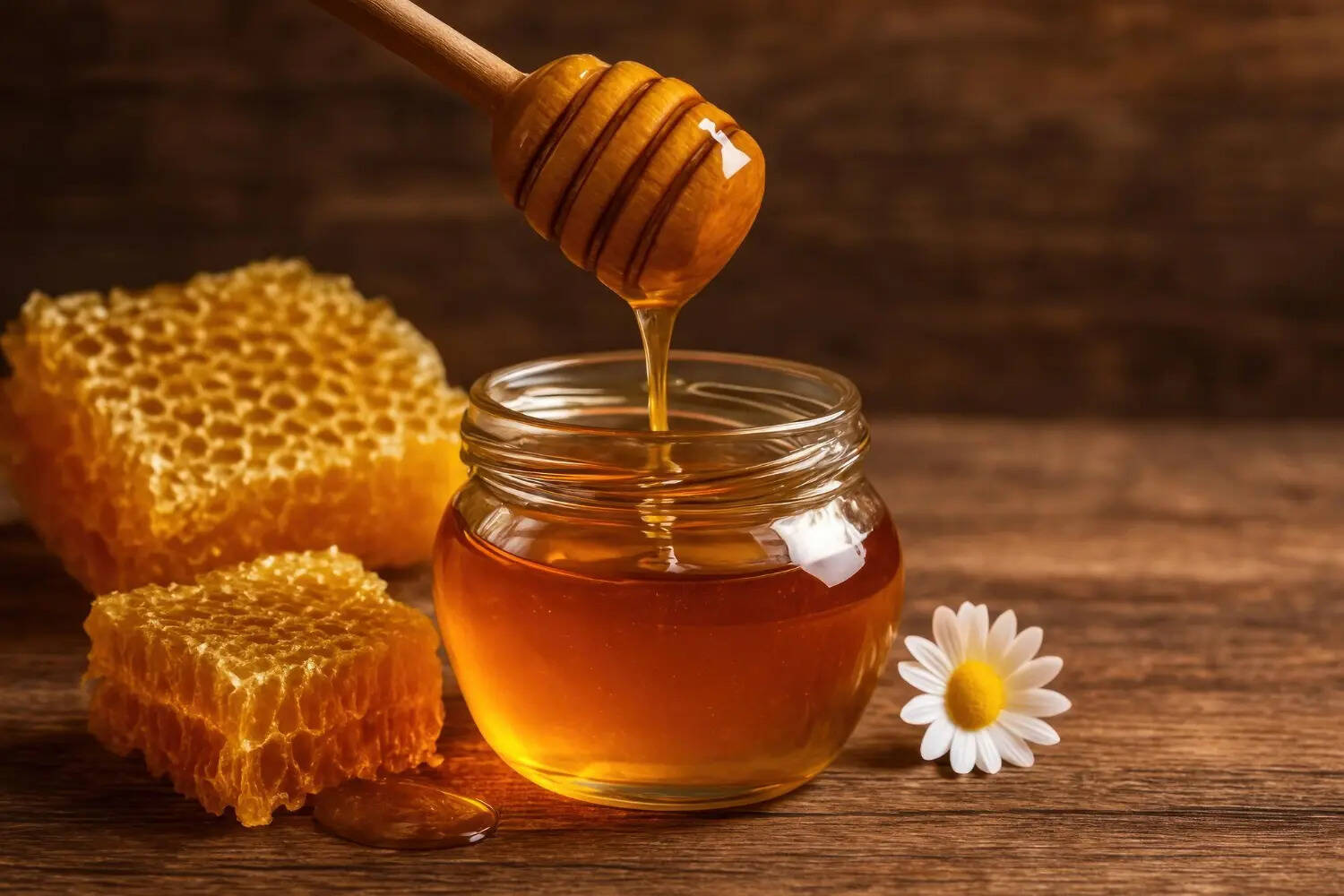 How honey masks transform dull skin into a natural glow