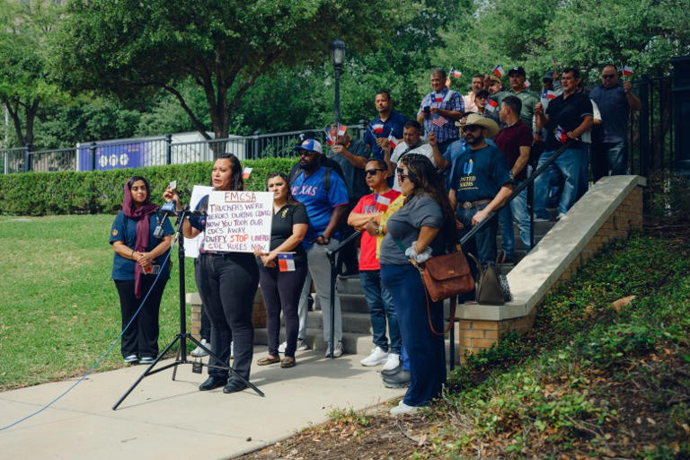 Texas took their licenses. Now these immigrant truckers face lost ...
