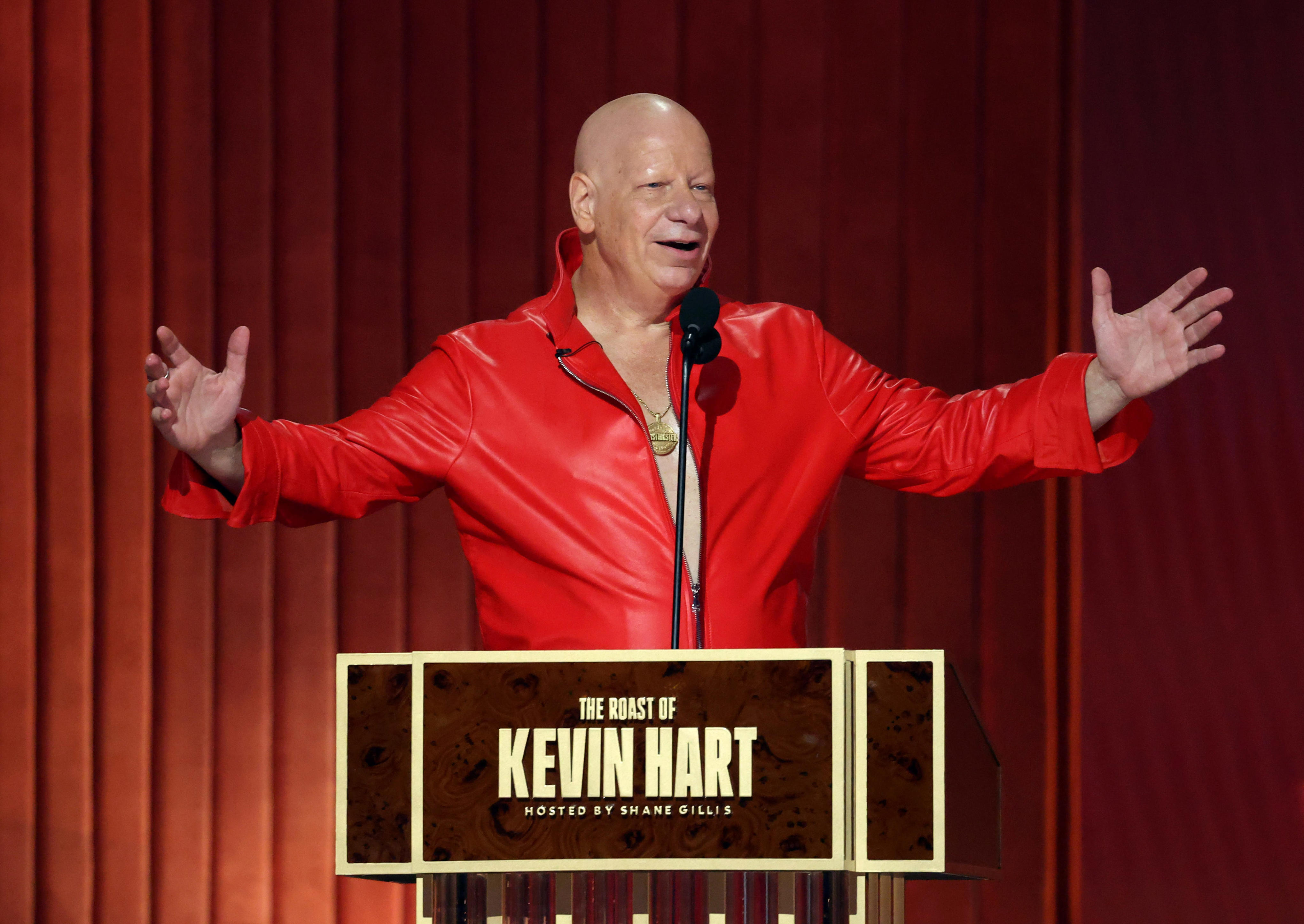 Chelsea Handler, The Rock lead Hart burns at roast of Kevin Hart