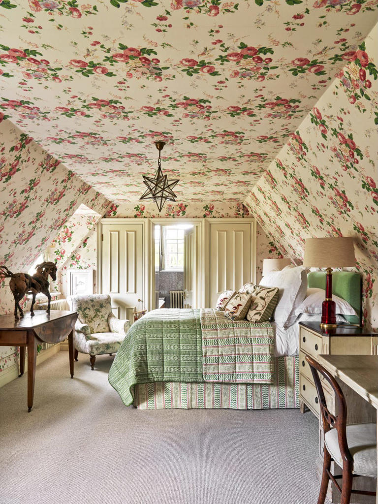 How a luxury hotelier transformed her 1930s home into a layered ...