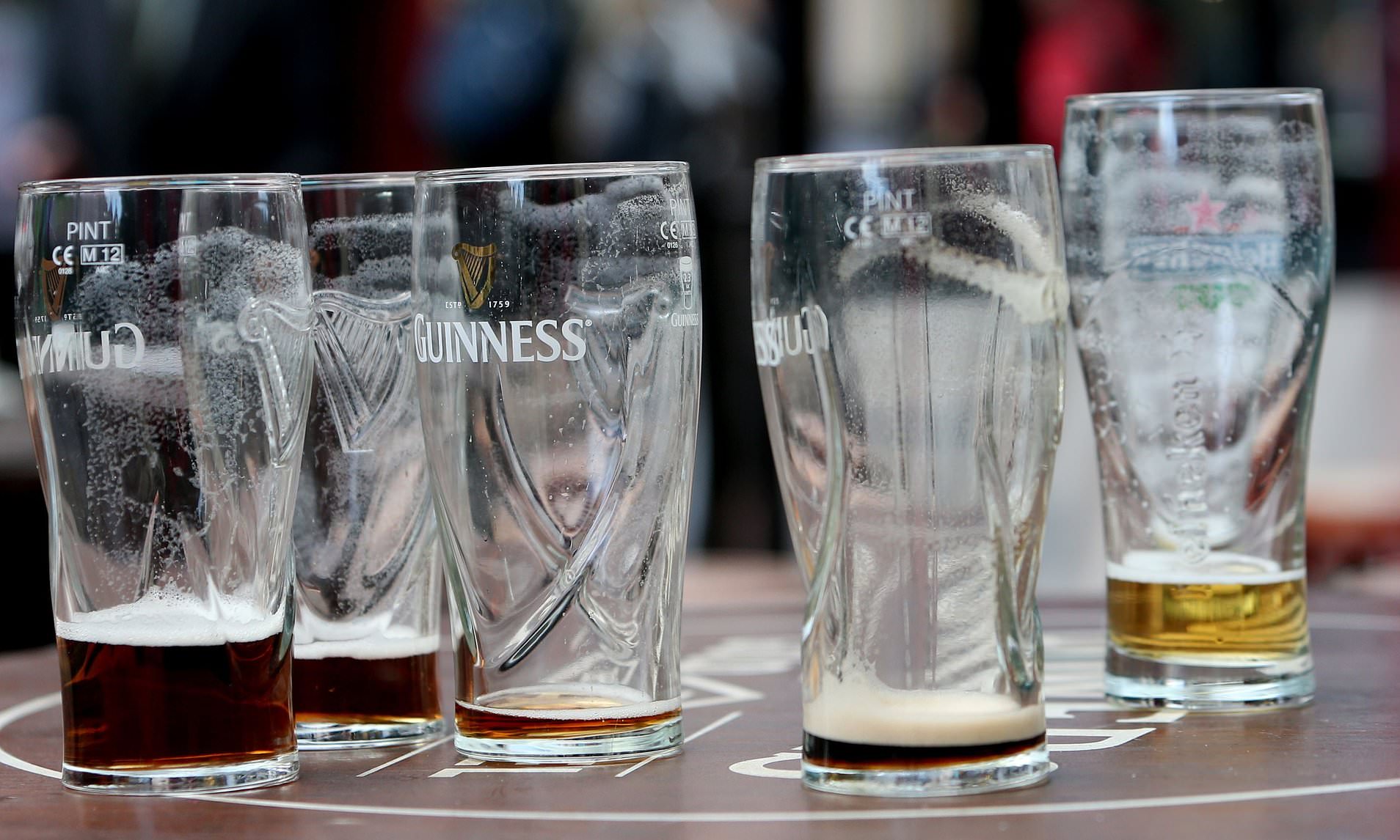 Alcohol-related deaths at lowest point since 2021 amid change in drinking habits and 0% booze