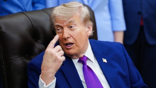 Trump appears to fall asleep again at Oval Office event as video sparks ...