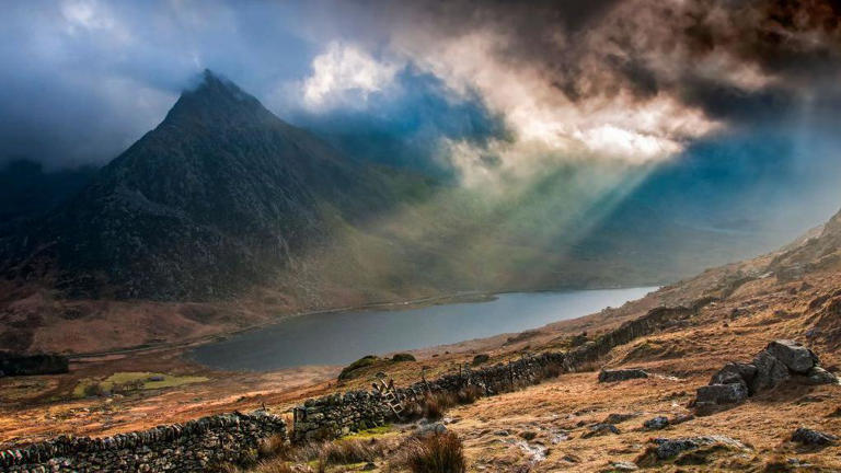 Spectacular Eryri landscape over Tryfan and Llyn Ogwen from the slopes of Pen yr Ole Wen