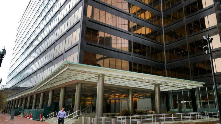 Fidelity reorganizes its workplace with new hires — and a few cuts