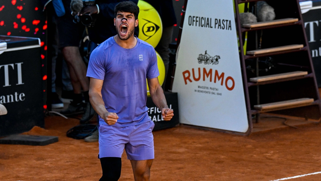 Sinner storms into Rome last 16 with 25th straight win