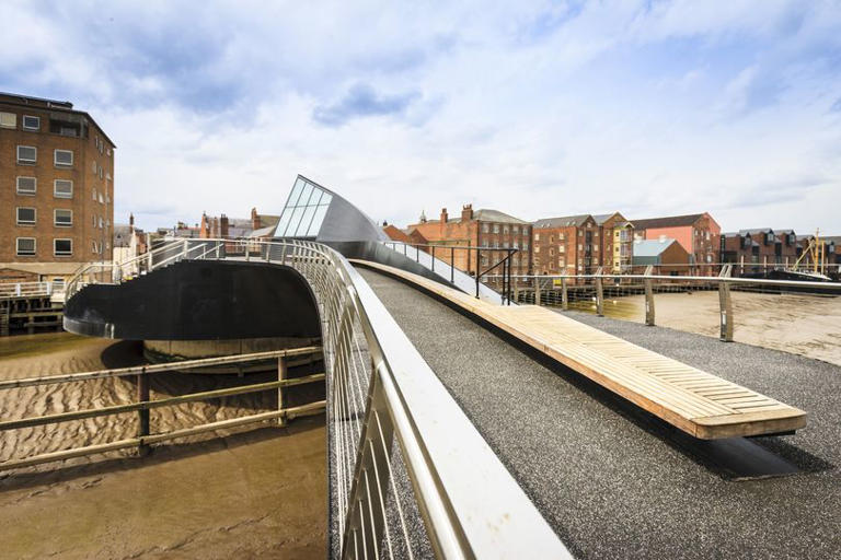 ‘Complex’ engineering work requires closure of Hull’s Scale Lane footbridge
